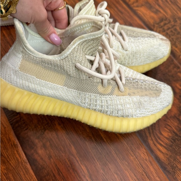 Yeezy - Picture 2 of 4